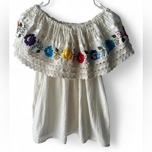 Vintage Floral Embroidered Bohemian Off-Shoulder Oaxacan Cotton Top Small